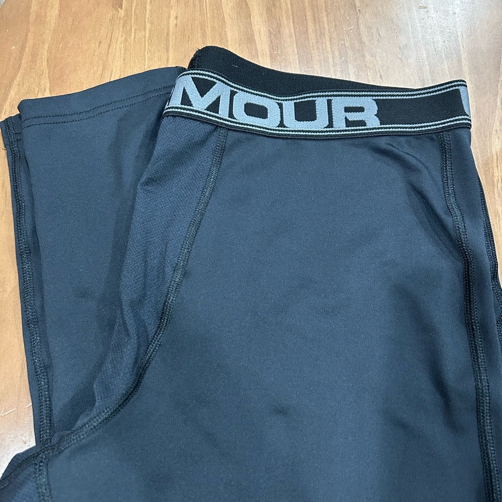 Under Armour compression leggings